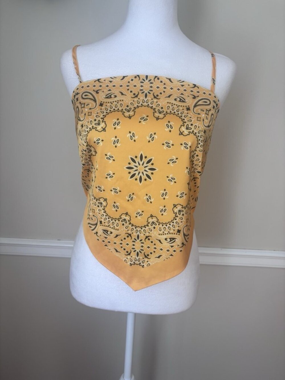 Akira Womens Size M Yellow Bandana Handkerchief Print Crop Top